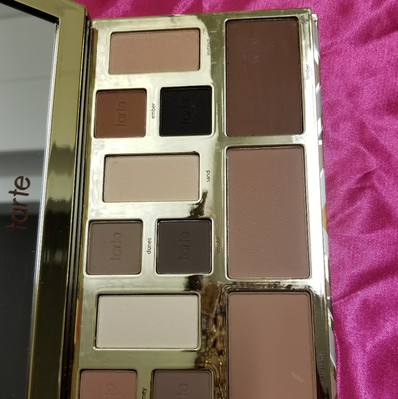 Makeup - Picture 2 of 4